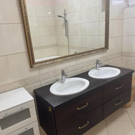 Kekmadar Wellness דירה